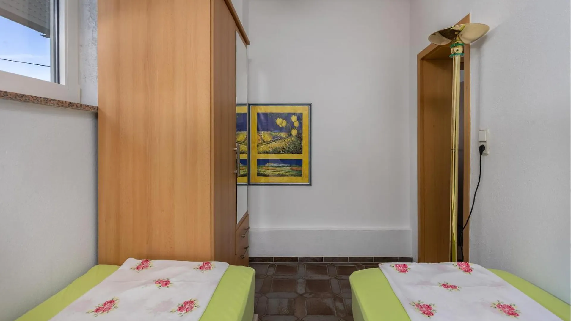 Nice Apartment In Crikvenica 0*,